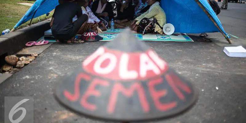 20160728- Tolak Pabrik Semen Petani Dirikan Tenda Perjuangan-Jakarta-Faizal Fanani