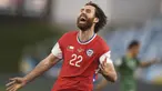 Chile yang sejak awal tampil menyerang akhirnya memecah kebuntuan pada menit ke-10. Ben Brereton sukses melesatkan si kulit bundar ke pojok kanan bawah gawang Bolivia. Papan skor berubah menjadi 1-0 dengan keunggulan Chile. (Foto: AFP/ Douglas Magno)