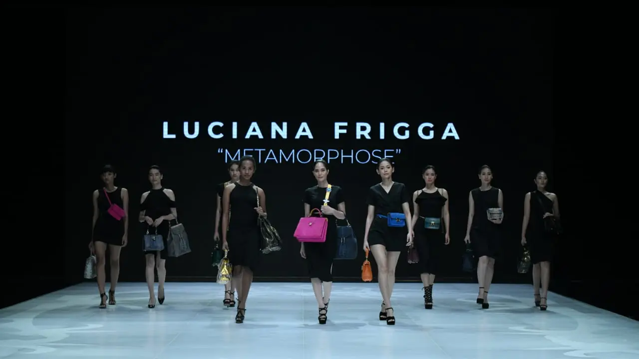 Inspirasi tas di Indonesia Fashion Week 2019