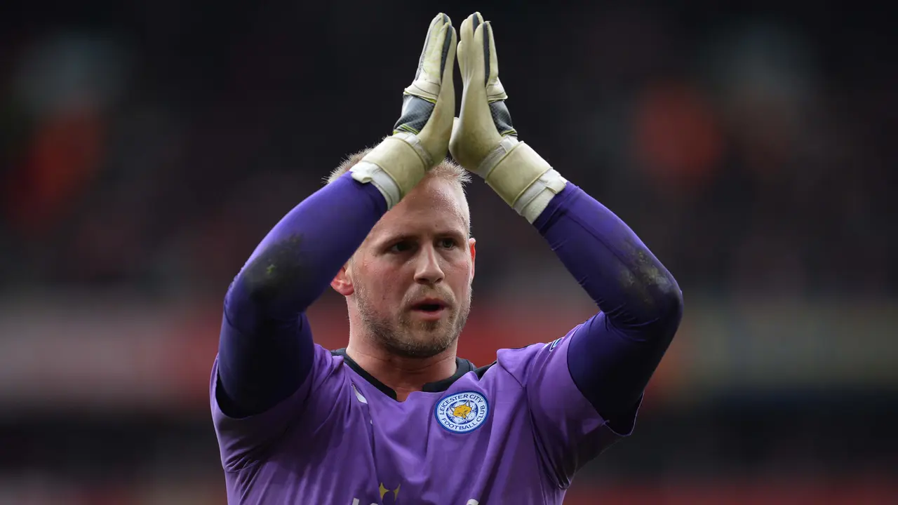 Refleks Hebat Schmeichel Selamatkan Gawang Leicester