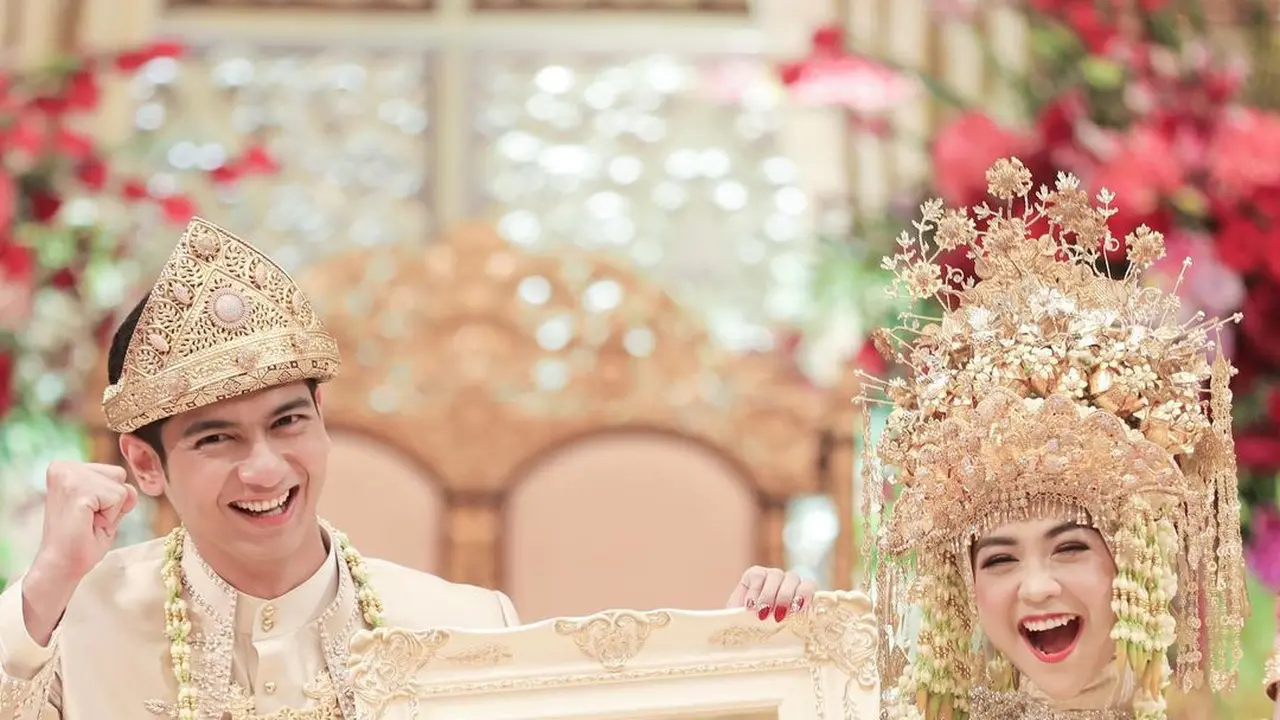 Teuku Ryan dan Ria Ricis. (Foto: Dok. Clinovic Photograophy dari Instagram @teukuryantr)