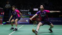 Pasangan ganda putra Indonesia, Marcus Fernaldi Gideon/Kevin Sanjaya Sukamuljo saat bertanding melawan rekan senegaranya, Wahyu Nayaka Arya Pangkaryanira/Ade Yusuf Santoso dalam babak 32 Besar Turnamen Bulu Tangkis East Ventures Indonesia Open 2022 di Istora Senayan, Jakarta, Selasa (14/6/2022). Marcus/Kevin menang dua game langsung 21-19, 21-16. (Bola.com/Bagaskara Lazuardi)