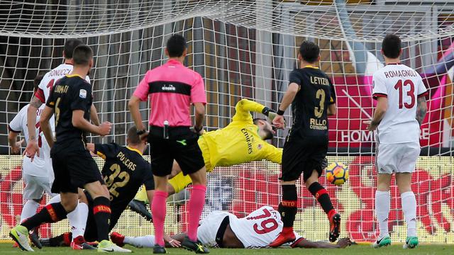 FOTO: AC Milan Ditahan Imbang Klub Juru Kunci