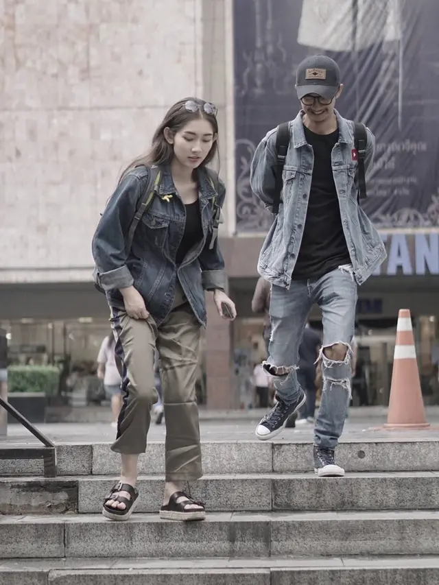 FOTO: Gaya Santai Devina Aureel Youtuber Asal Jawa Timur, Simpel dan Modis