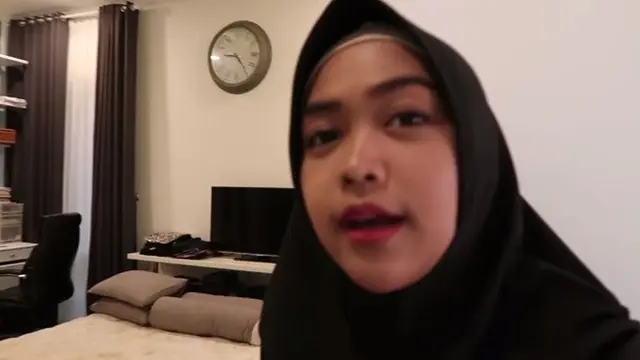 6 Penampakan Isi Rumah Oki Setiana Dewi, Kamar Mandinya Kayak di Hotel