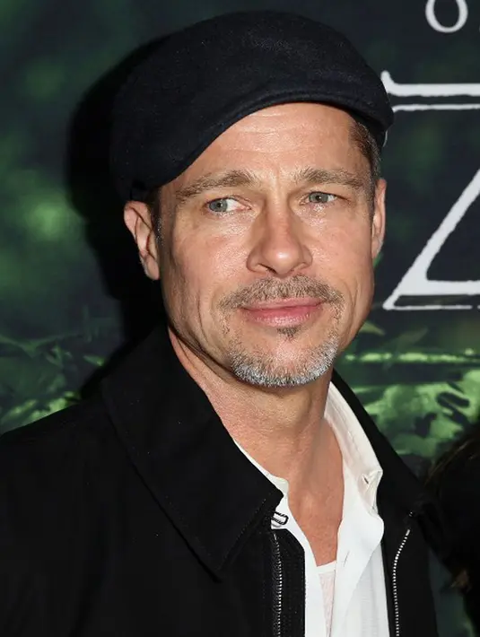 Perceraiannya dengan Angelina Jolie tentu membuat Brad Pitt merasa terpuruk, terlebih saat ia tidak bisa bertemu anaknya dengan leluasa. Untungnya, belakangan ini Pitt sudah bebas bertemu keenam buah hatinya. (AFP/Bintang.com)