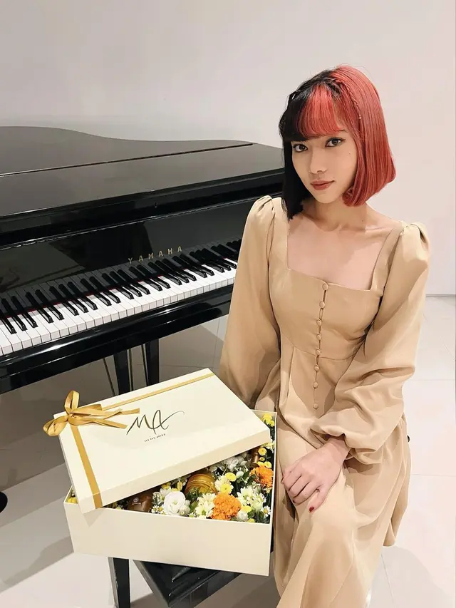 Tampil Nyentrik, Ini 6 Potret Isyana Sarasvati dengan Rambut Unik Dua Warna