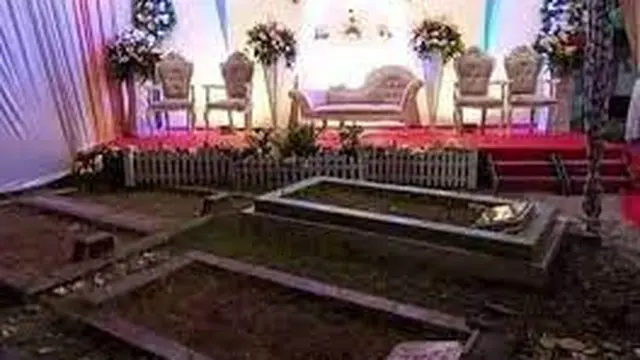 10 Tempat Duduk Pengantin di Nikahan Ini Tidak Biasa, Kocak