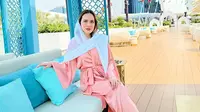 Bukan hanya soal perkerjaan saja, namun momen liburan Shandy Aulia juga kerap diunggah di akun Instagram. Dirinya beberapa kali terlihat menikmati momen liburan bersama sang putri, Claire.(Liputan6.com/IG/@shandyaulia)