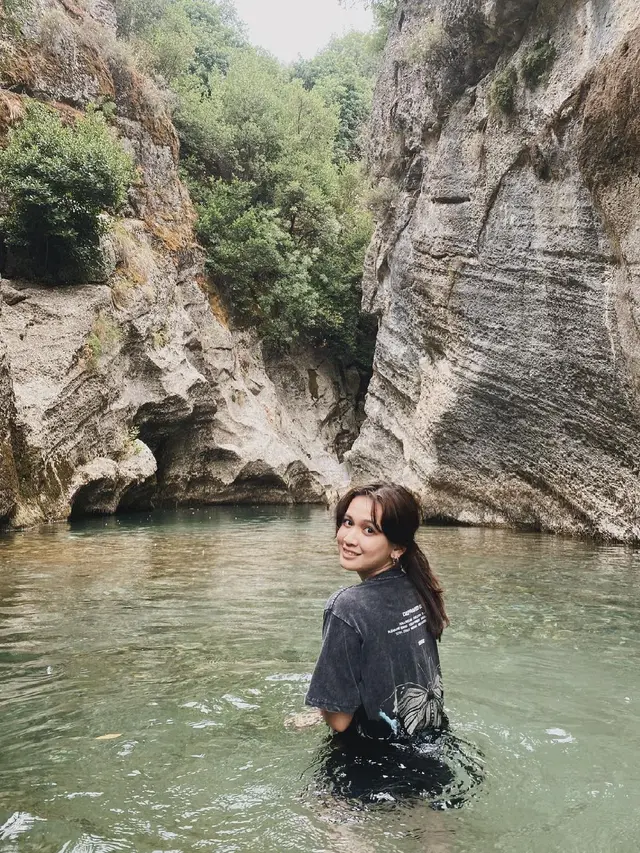 7 Momen Liburan Dea Annisa Ke Turki, Seru Bareng Sahabat