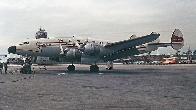 Lockheed L-749A Constellation mirip yang digunakan dalam penerbangan pesawat Kashmir Princess