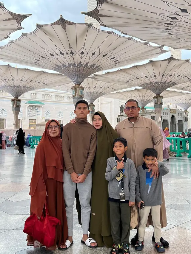 6 Potret Ammar Adik Azizah Salsha yang Jarang Tersorot, Disebut Mirip Marselino