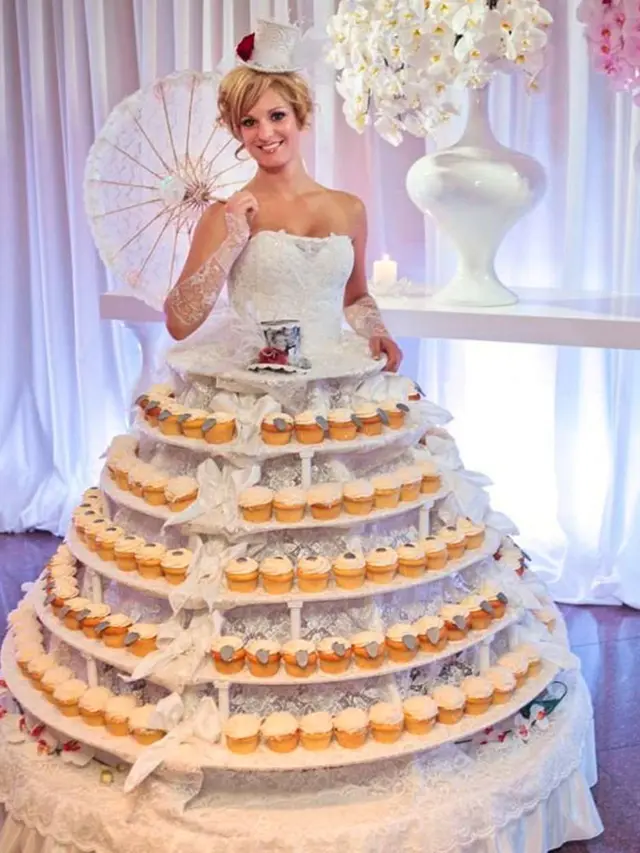 6 Potret Gaun Pengantin Ini Nyeleneh Banget Bikin Tepuk Jidat