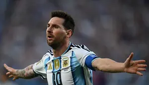 Piala Dunia 2026: Messi Diduga Lakukan Gestur Tutup Mulut saat Argentina Vs Aljazair, tapi Kenapa Tak Dihukum?