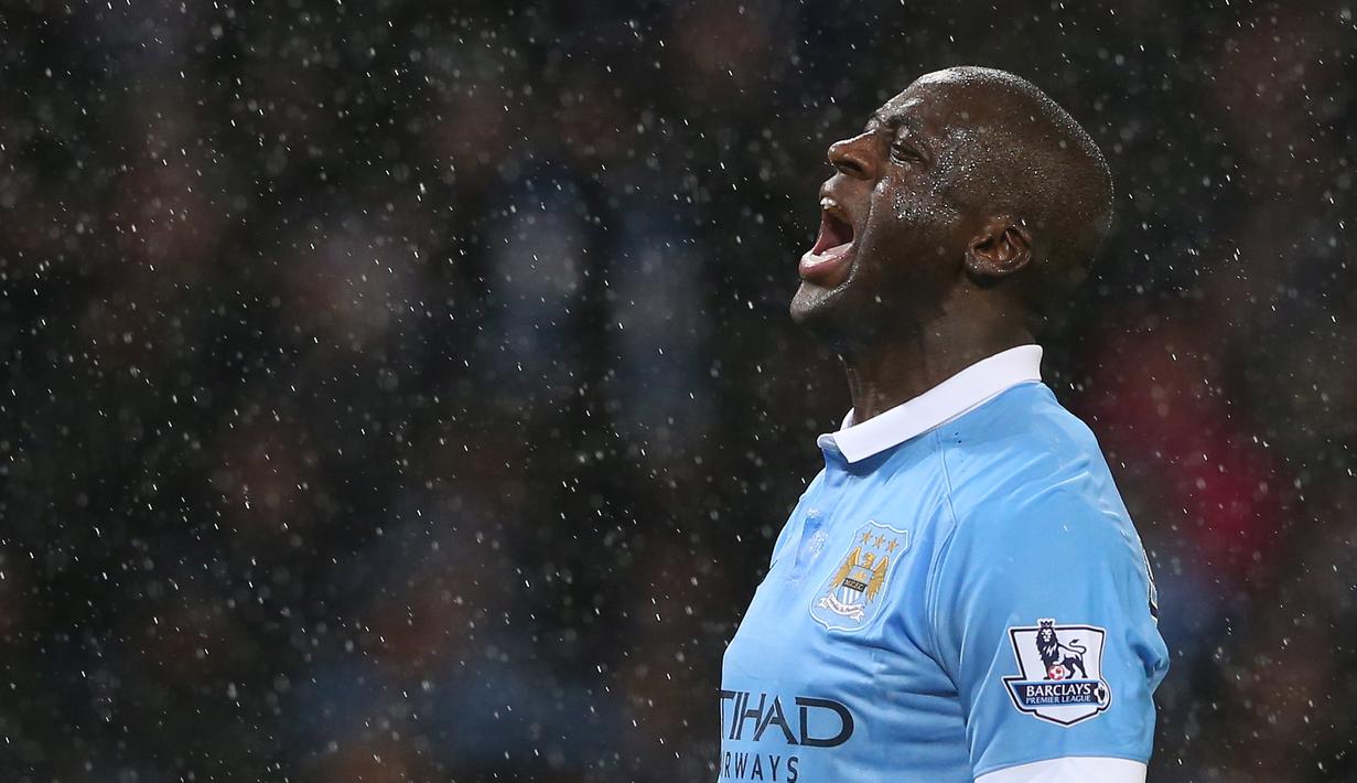 Bergabung bersama Manchester City pada 2 Juli 2010, Yaya Toure  hingga saat ini belum menerima tawaran kontrak baru dari manajemen. Kontrak Toure akan berakhir pada 30 Juni 2017.  (EPA/Nigel Roddis)