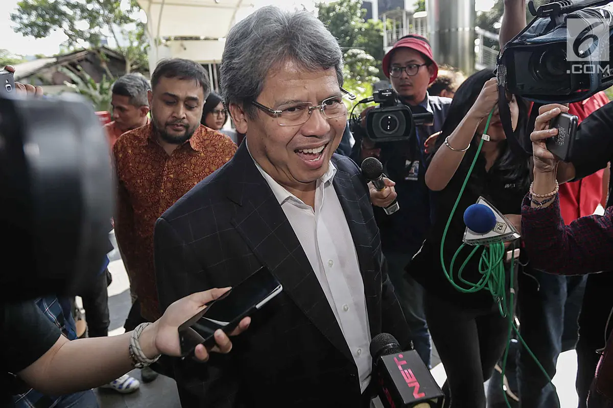 PHOTO: Todung Mulya Lubis Sambangi KPK soal BLBI