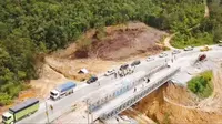 Jalan Lintas Riau-Sumbar Longsor Jelang Tahun Baru, Kendaraan Mengular