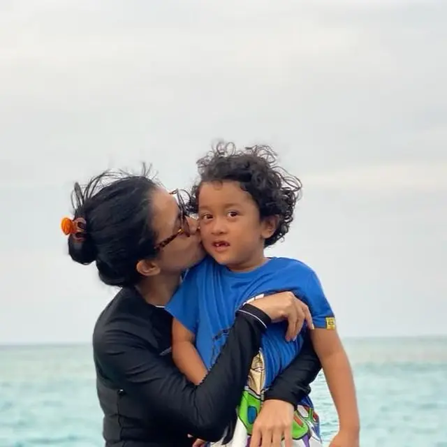 Sempat Idap Tumor Otak, Ini 6 Potret Ayrton Magali Anak Marcella Zalianty