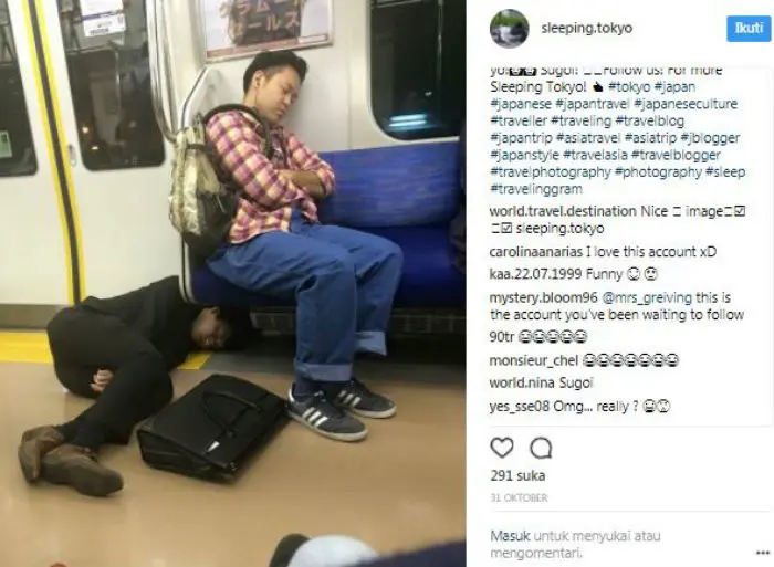 Tidur di jalanan ala orang Jepang? Ini kisah selengkapnya. (Foto: Instagram @sleeping.tokyo)