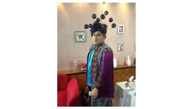 Gaya Busana Nassar Mirip Seperti Acara Met Gala Ini Bikin Senyum-senyum