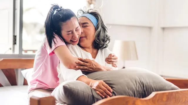 cinta dan pelukan ibu