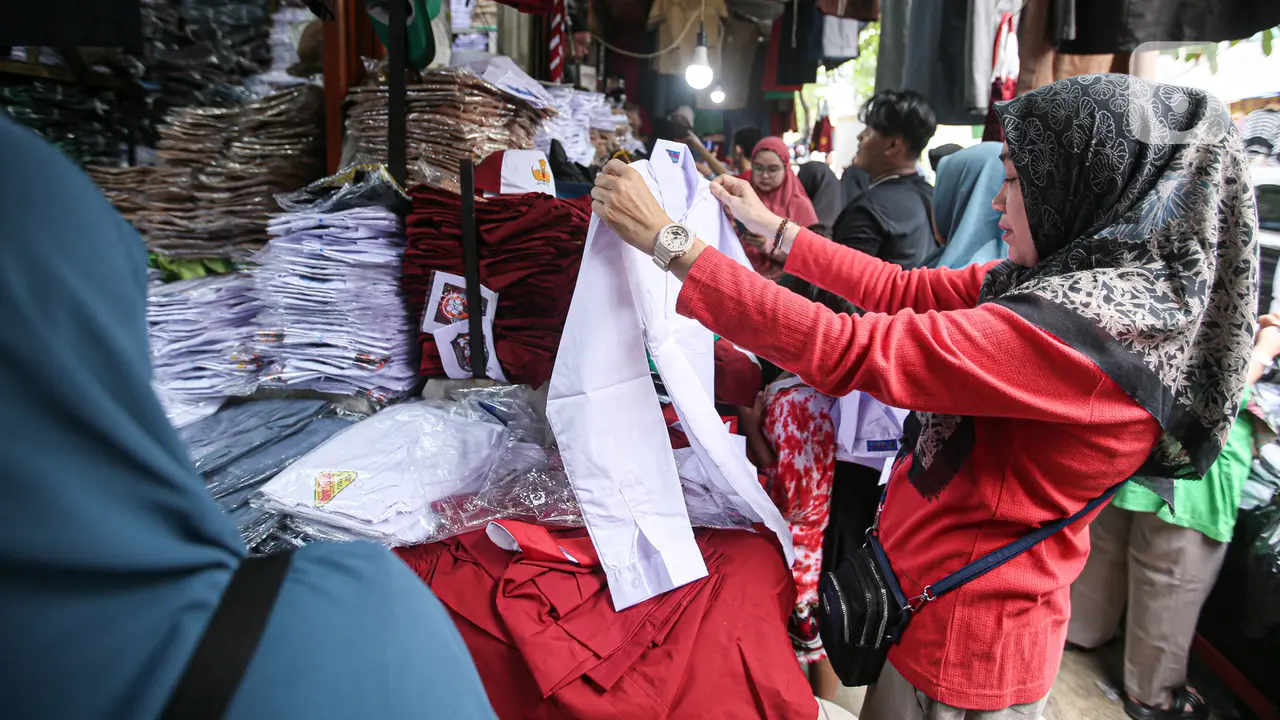 Seragam Sekolah Tahun Ajaran Baru