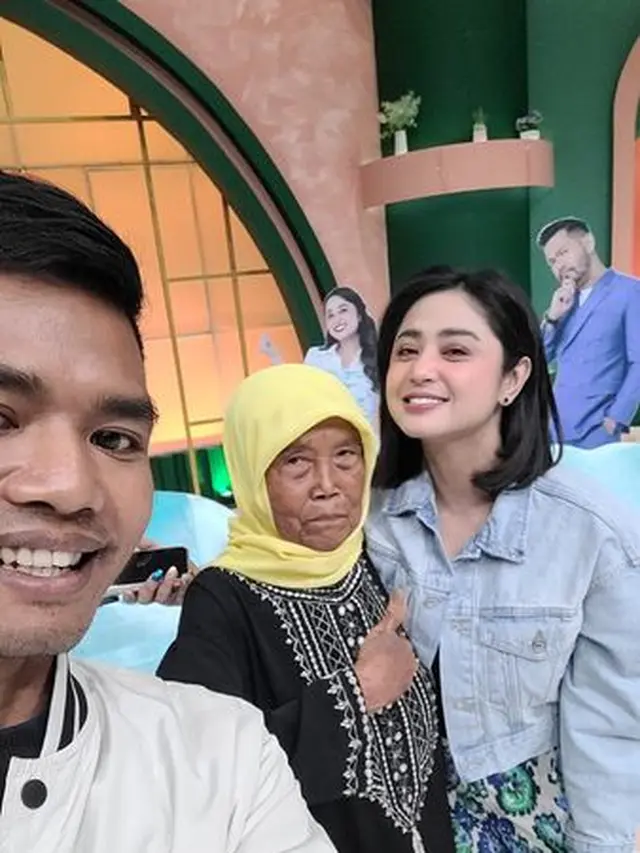 6 Potret Kehidupan Mewah Orang yang Sering Live Tiktok Minta Gift, Bangga Jadi Artis Dadakan
