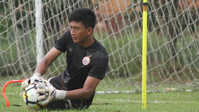 FOTO: Jadi Suksesor Andritany Ardhiyasa, Kiper Timnas U-19 Gabung Persija