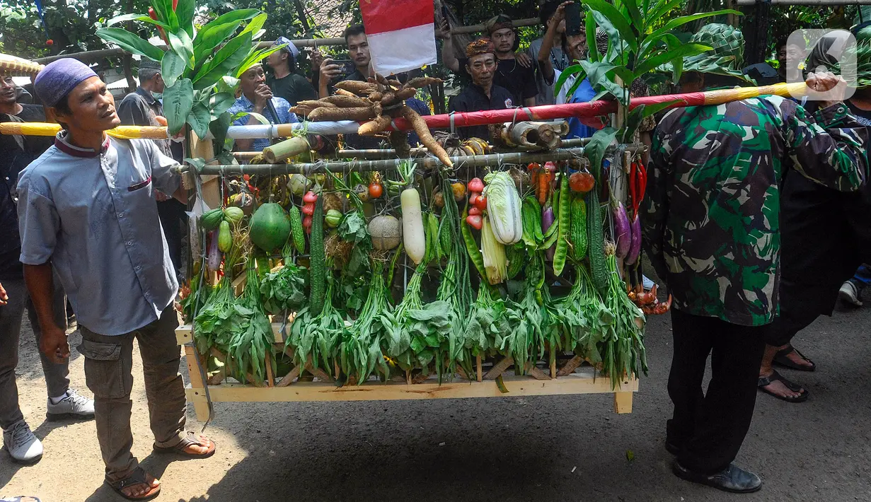 Warga berinisiatif dengan dana swadaya menghidupkan kembali tradisi budaya tersebut untuk memanjatkan rasa syukur kepada Tuhan YME atas segala karunia dan hasil panen. (merdeka.com/Arie Basuki)