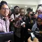 Plt Ketua Umum PSSI Joko Driyono memberi keterangan pers usai diperiksa di Mapolda Metro Jaya, Jakarta, Kamis (24/1). Joko Driyono diperiksa selama 11 jam dengan 45 pertanyaan terkait kasus dugaan pengaturan skor sepakbola. (Liputan6.com/Johan Tallo)