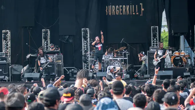 Band Burgerkill Membakar Hammersonic 2017