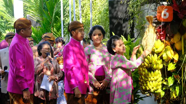 [Fimela] Siraman Kaesang, Jokowi pasang bleketepe