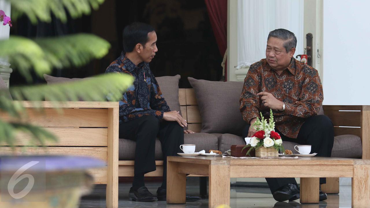 Presiden Jokowi bertemua SBY di Istana Kepresidenan