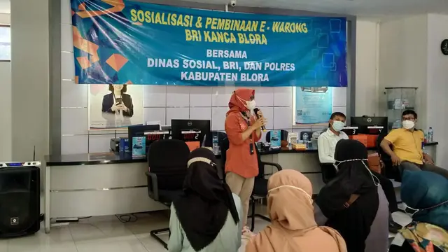 Sosialisasi dan Pembinaan E-Warong BRI Kantor Cabang Blora, Sabtu (2/10/2021). (Liputan6.com/Ahmad Adirin)