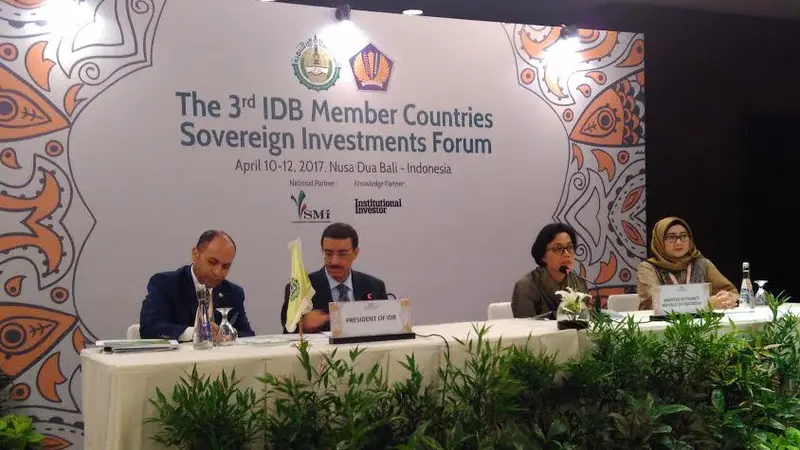 Menteri Keuangan (Menkeu) Sri Mulyani Indrawati saat memberikan keterang pers terkait pertemuan  Sovereign Wealth Fund (SWF) negara-negara anggota IDB di Bali. (Liputan6.com/Fiki Ariyanti)