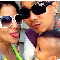 Rumah tangga Sheila Marcia bersama Kiki Mirano juga sedang tidak harmonis. Bahkan, Sheila telah siap untuk membesarkan ketiga anaknya sendiri. (Bintang.com/twitter)