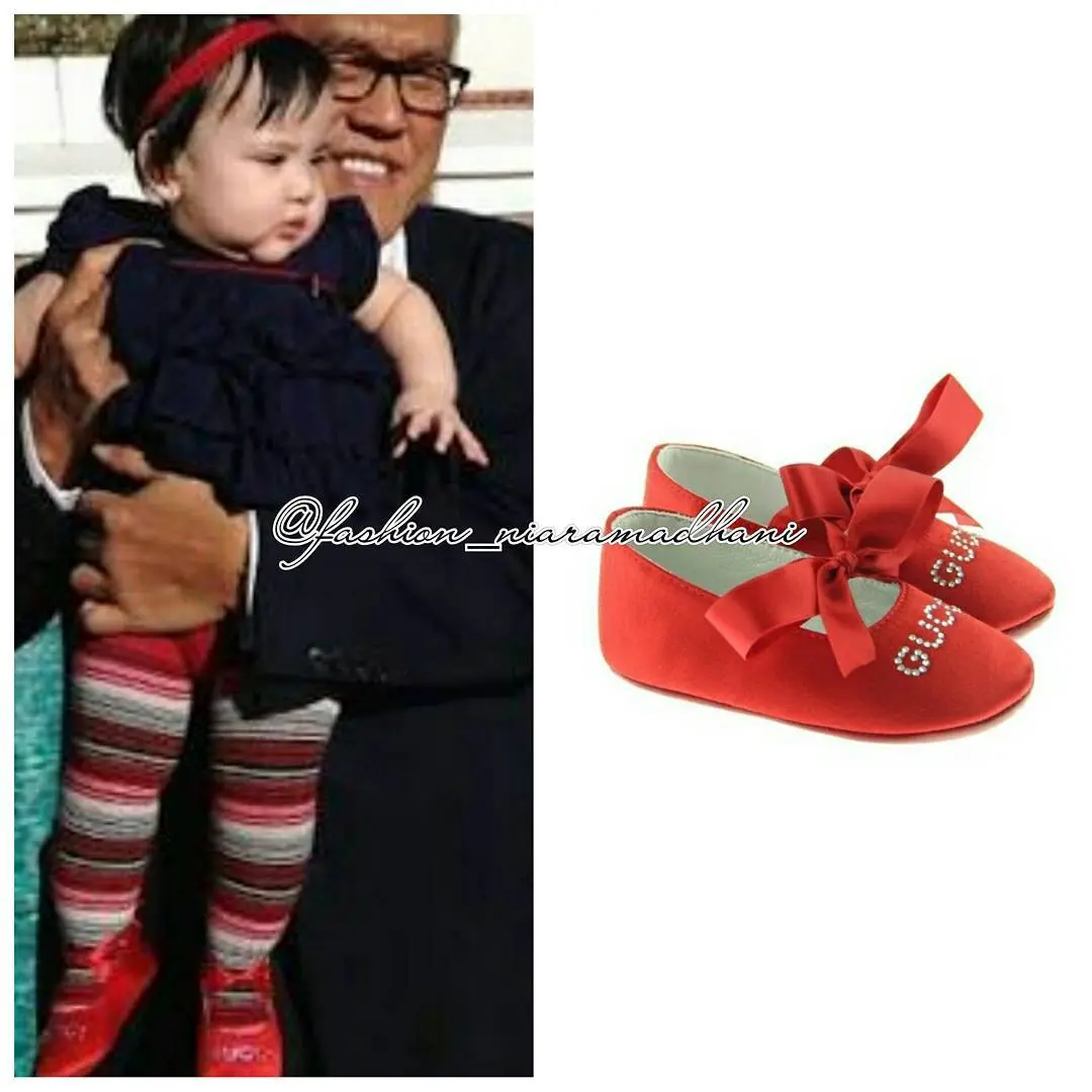 Sepatu branded Mikhayla Zalindra Bakrie, anak Nia Ramadhani. (Instagram/fashion_niaramadhani)
