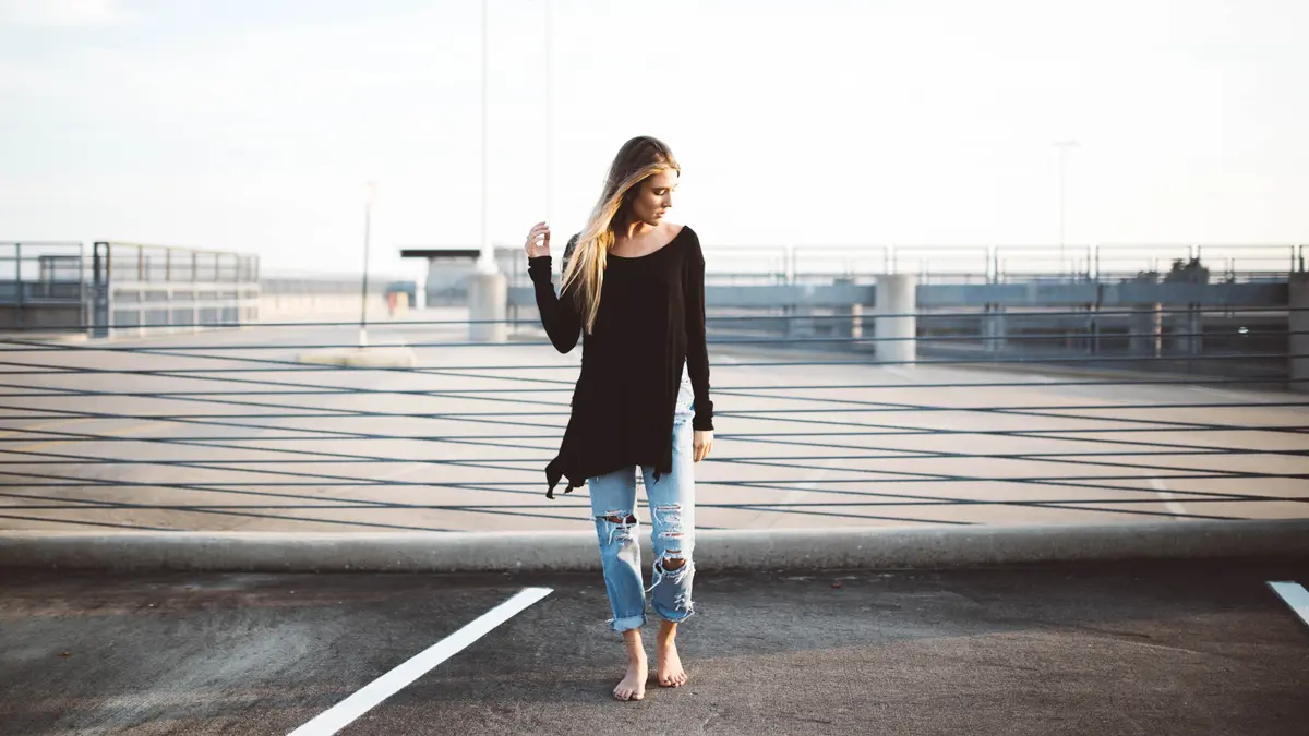 9 Arti Mimpi Celana Sobek Yang Diyakini Membawa Rezeki - Lifestyle  Fimela.com