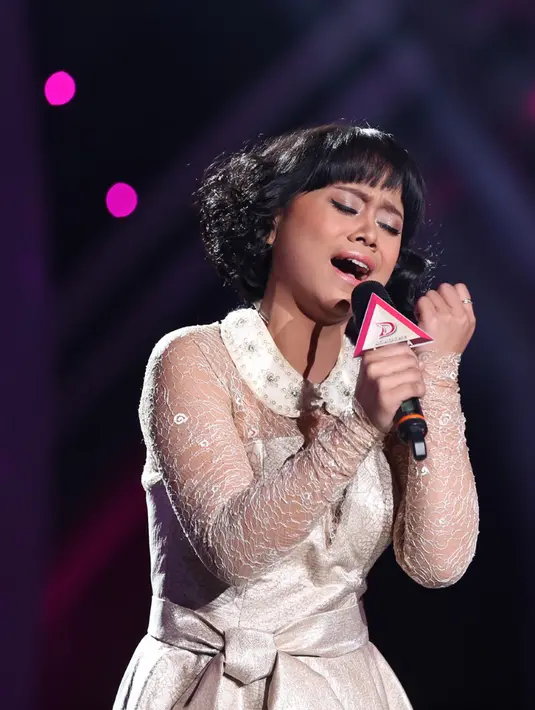 Lesti mengerahkan seluruh kemampuannya dan menyuguhkan kualitas vokal yang tak kalah memukau. (Andy Masela/Bintang.com)