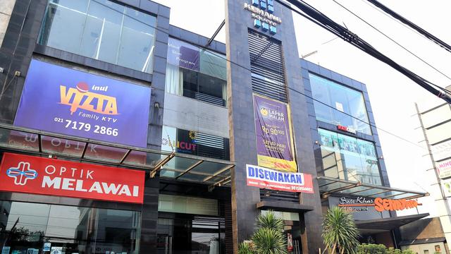 [Bintang] Selain Banjir, Kawasan Kemang Juga Langganan Macet