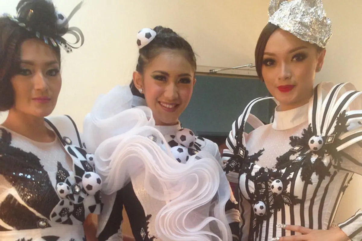 Zaskia Gotik, Siti Badriah & iMeyMey di Pembukaan Piala Dunia