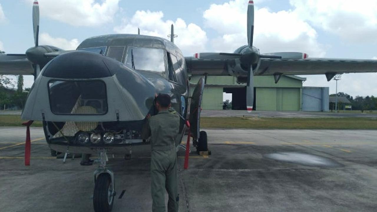 Pesawat Cassa yang digunakan untuk menyemai garam di awan dalam operasi hujan buatan di Riau.