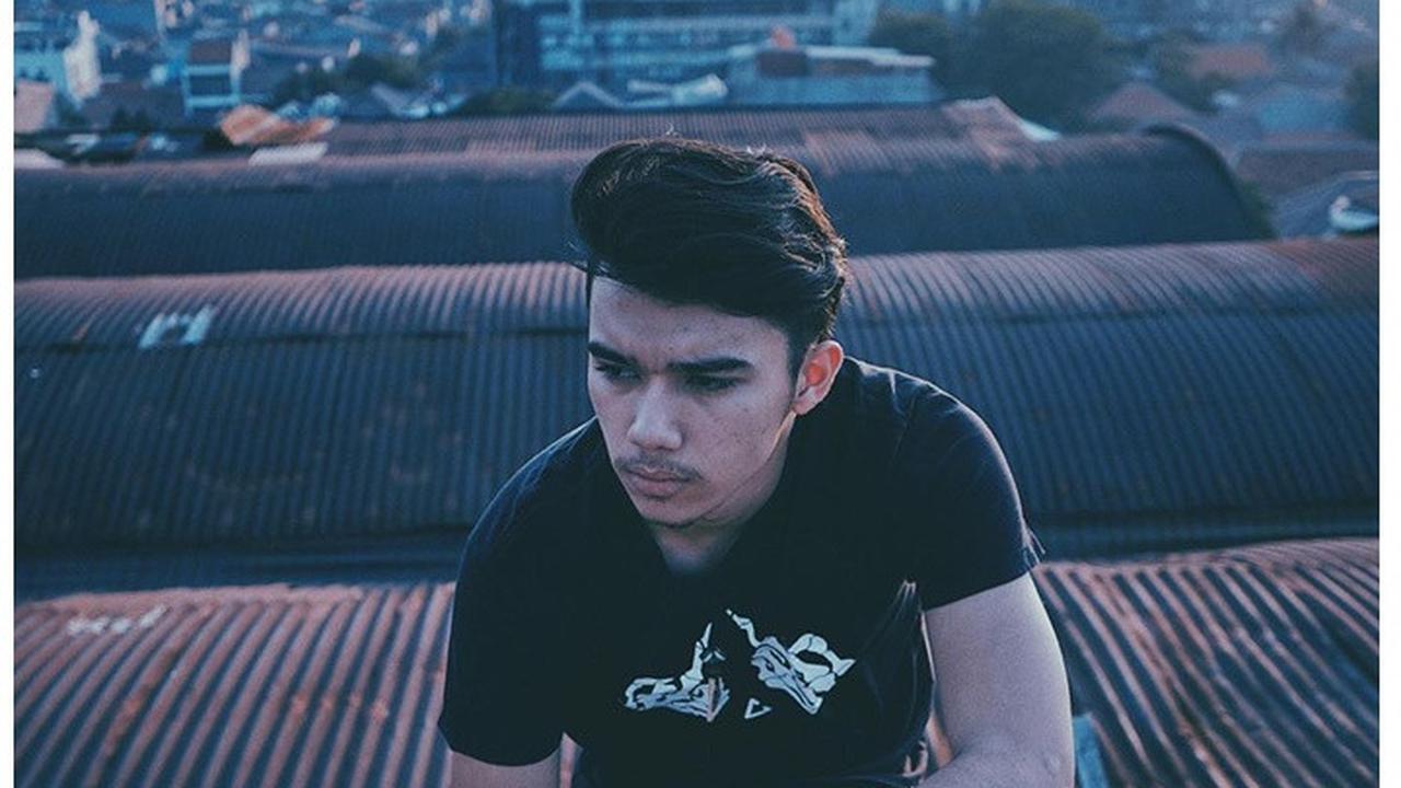 Dikabarkan Akan Nikahi Prilly Latuconsina, Ini 7 Potret Tampan Jeff Smith