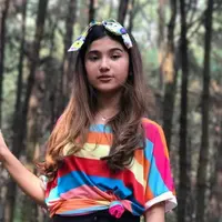 Maureen Daryanani merupakan adik bintang sinetron Anak Langit, Marcella Daryanani.