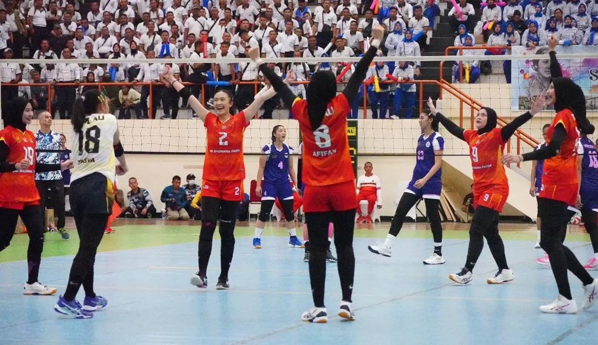 Pertandingan Bola Voli Kartini Cup XX Tahun 2024, mengusung tema “Dengan Semangat Kartini, Kita Tingkatkan Jiwa Yang Tangguh dan Prima Untuk Meraih Prestasi.” (Dok. Puspen Mabes TNI)