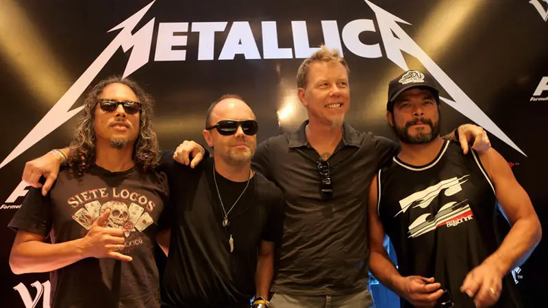 Metallica Bergurau Ingin Bawakan Lagu Oasis