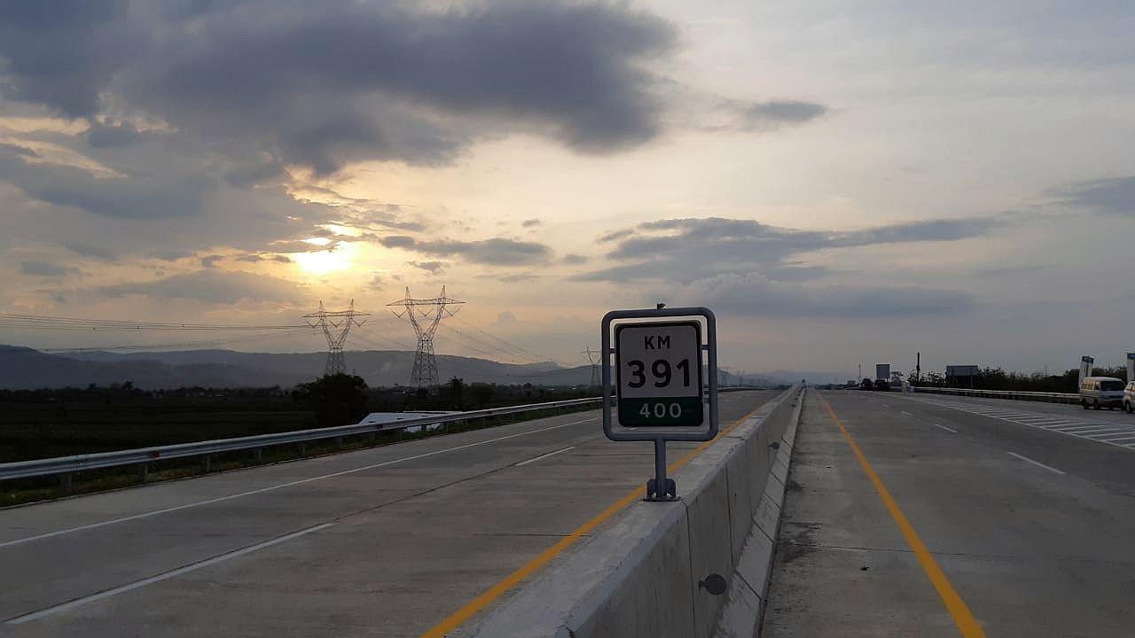 Lima ruas bagian dari Tol Trans Jawa yang dikerjakan oleh Jasa Marga dan Waskita Karya siap diresmikan oleh Presiden RI Joko Widodo (Jokowi). (Dok Kementerian BUMN)