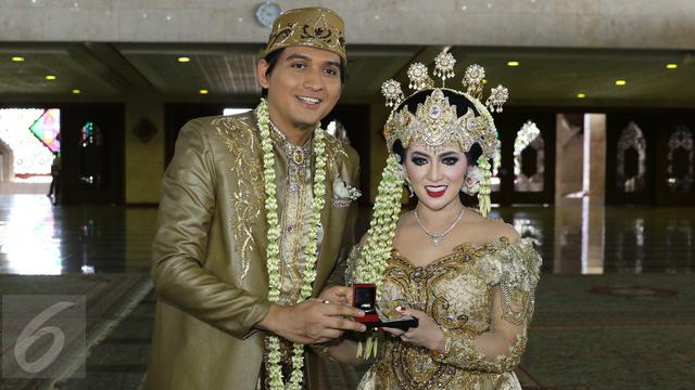Lucky Hakim Gugat Cerai Tiara Dewi Karena Kontrak Nikah Habis Showbiz Liputan6 Com
