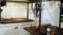 Suasana los daging non halal di Pasar Senen, Jakarta, Senin (13/9/2021). Pascaviral penjualan daging anjing di Pasar Senen, lapak penjual tersebut kini sudah tak beroperasi dan jika nanti pedagang itu kembali menjual daging anjing, maka lapaknya akan ditutup permanen. (Liputan6.com/Johan Tallo)