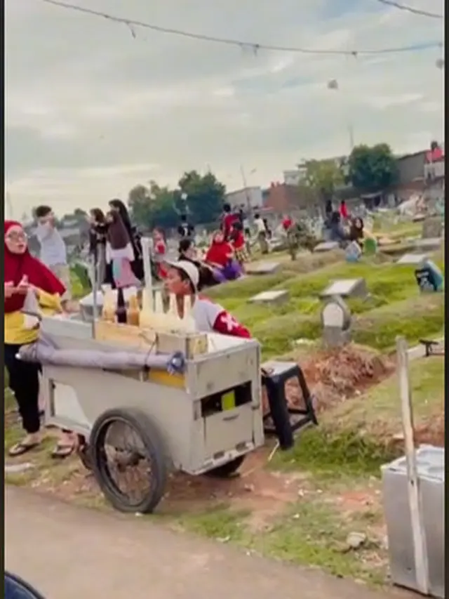 Viral Area Makam Ramai Bak Taman Bermain, Banyak Pedagang sampai Odong-Odong